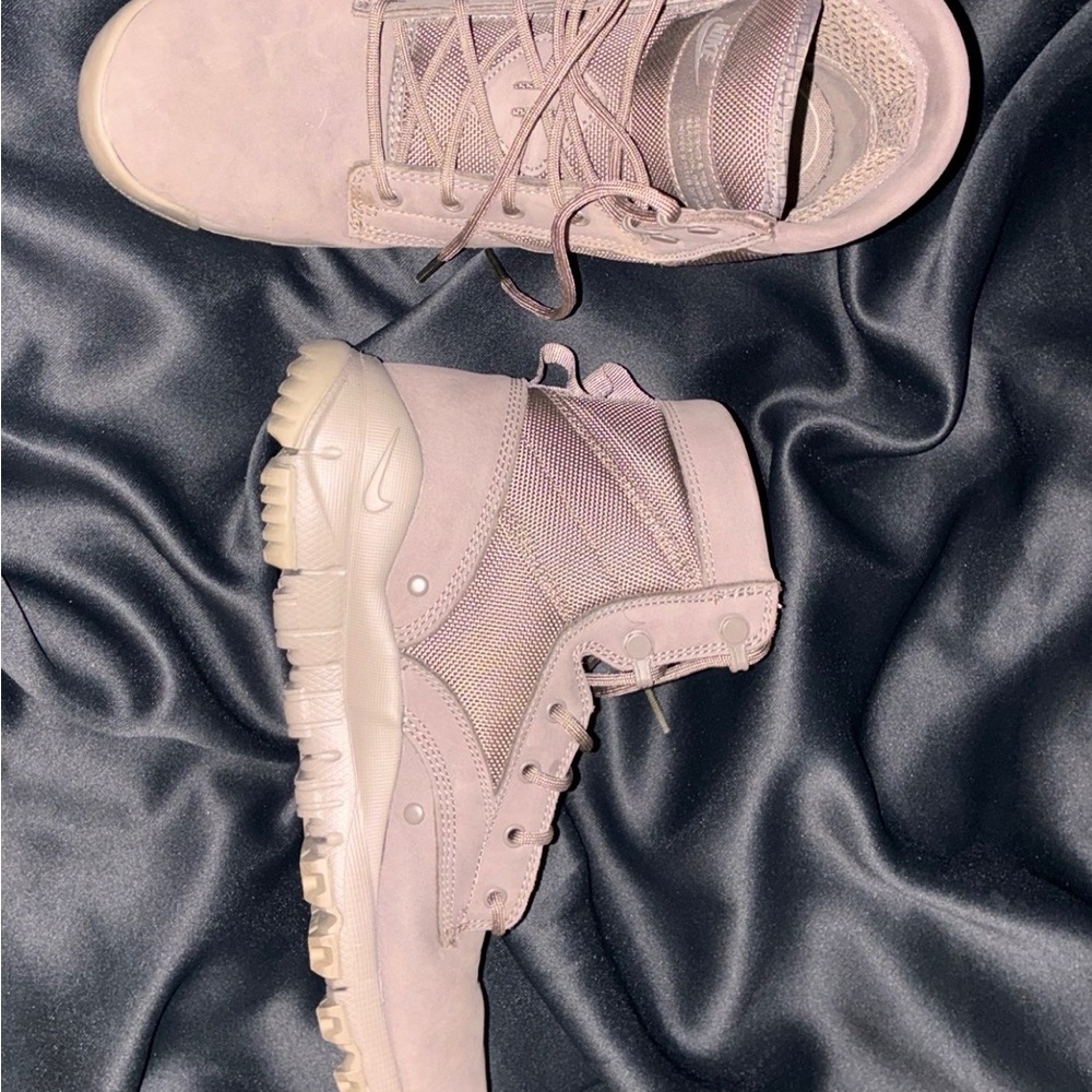 Nike Mauve Sneaker Boots